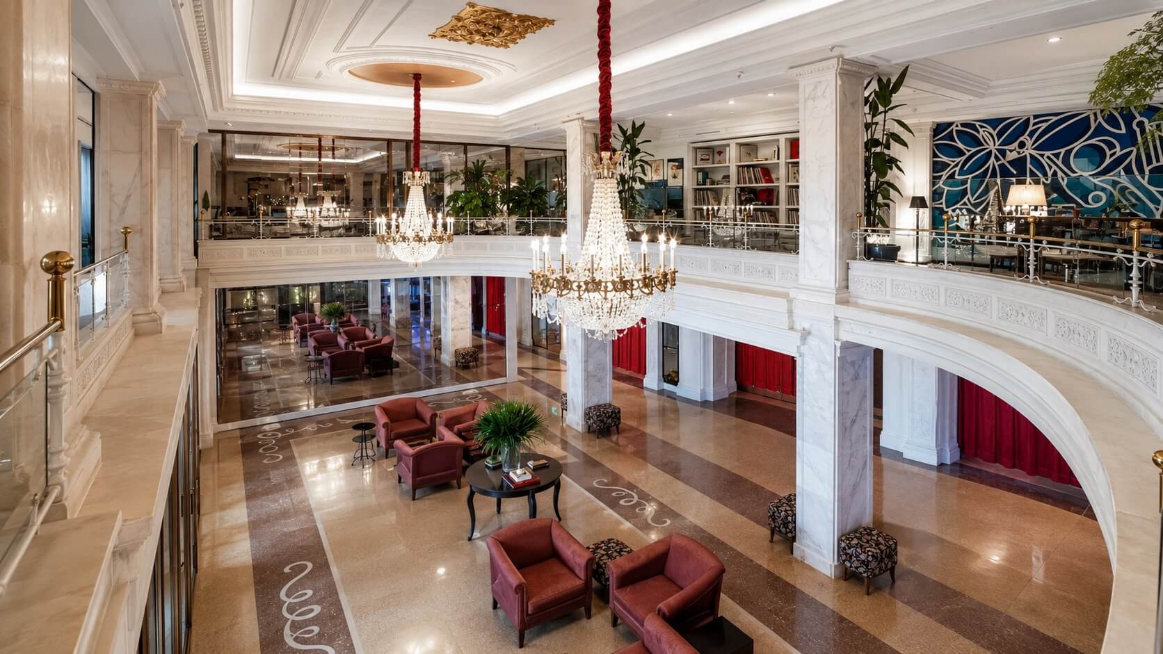 Reina Victoria UMH interior